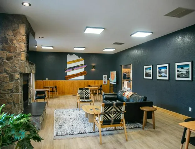 LOGE Wolf Creek hotel detail image 4