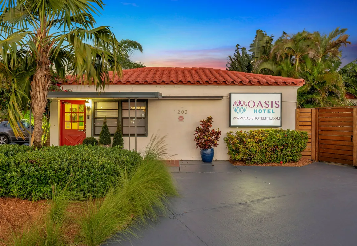 Oasis Hotel hotel hero