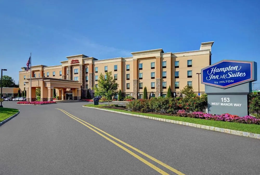 Hampton Inn & Suites Robbinsville hotel hero