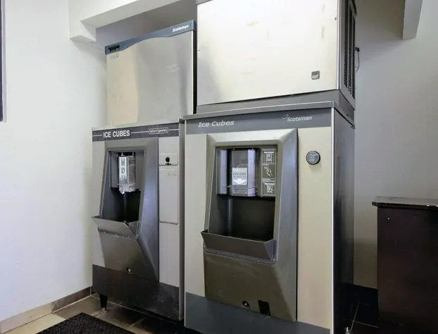 Travelodge by Wyndham Pompano Beach hotel detail image 2