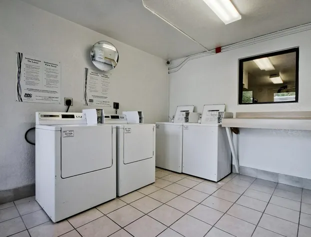 Travelodge by Wyndham Pompano Beach hotel detail image 3