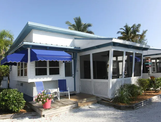 Tropical Winds Motel & Cottages hotel detail image 4