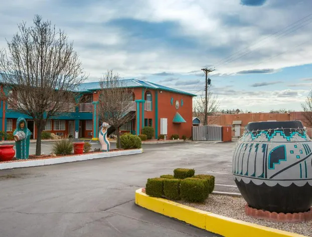 Sandia Peak Inn Old Town ABQ, a Howard Johnson by Wyndham hotel detail image 2