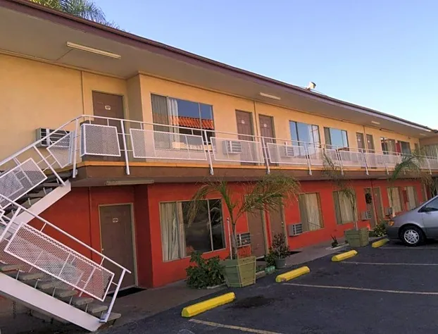 Long Beach Motel hotel detail image 4