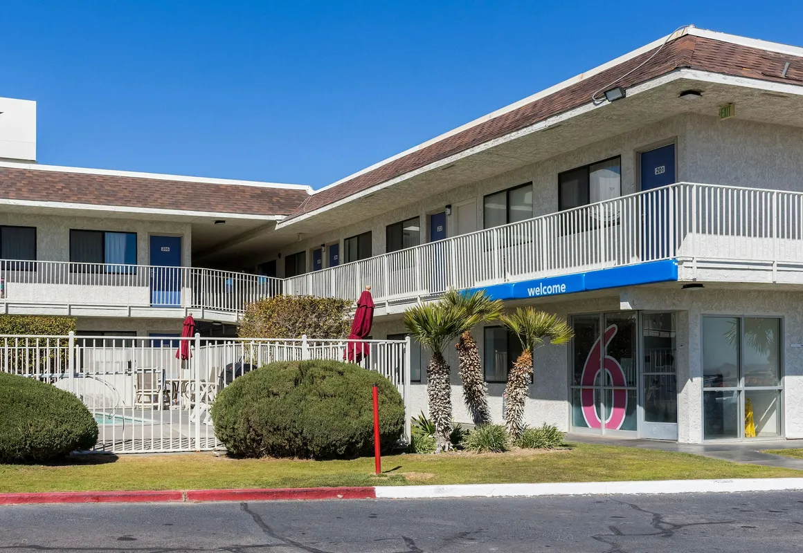 Motel 6 Mojave, CA hotel hero