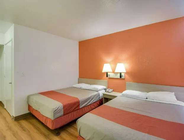 Motel 6 Phoenix East hotel detail image 4