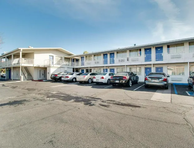 Motel 6 Phoenix East hotel detail image 1