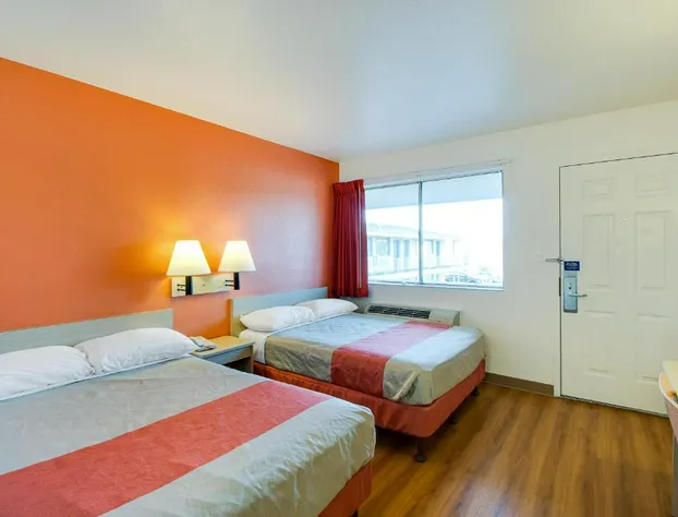 Motel 6 Phoenix East hotel detail image 2