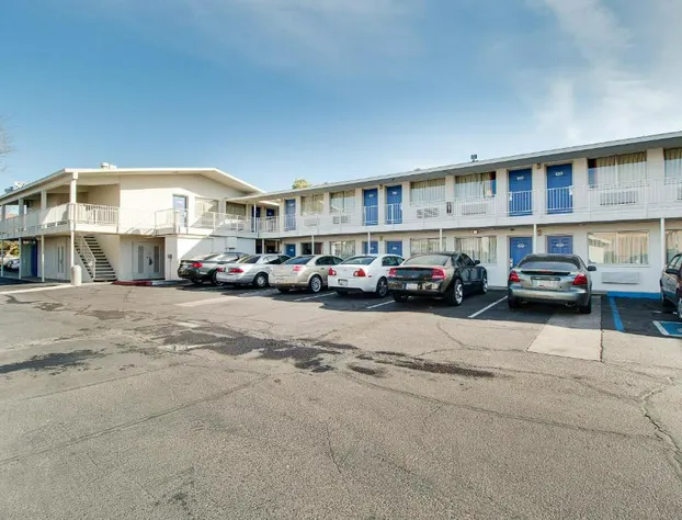 Motel 6 Phoenix East hotel detail image 1