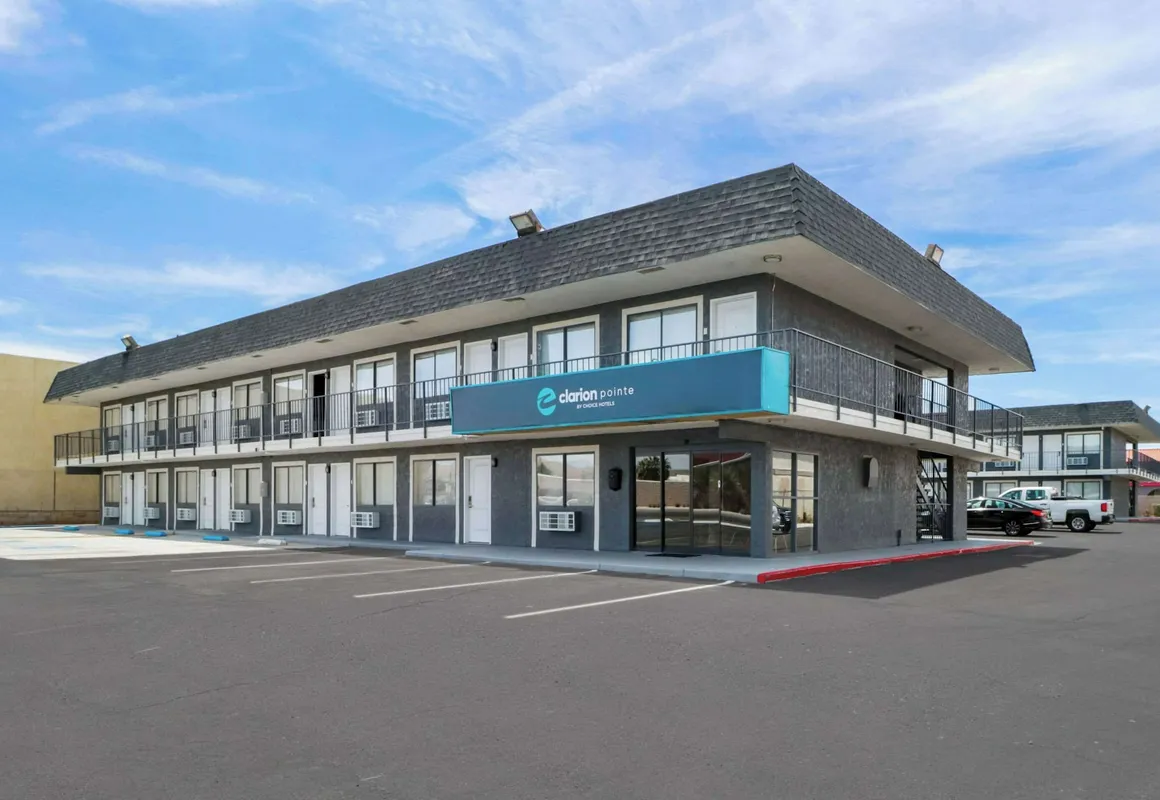 Clarion Pointe Ridgecrest near China Lake Naval Station hotel hero