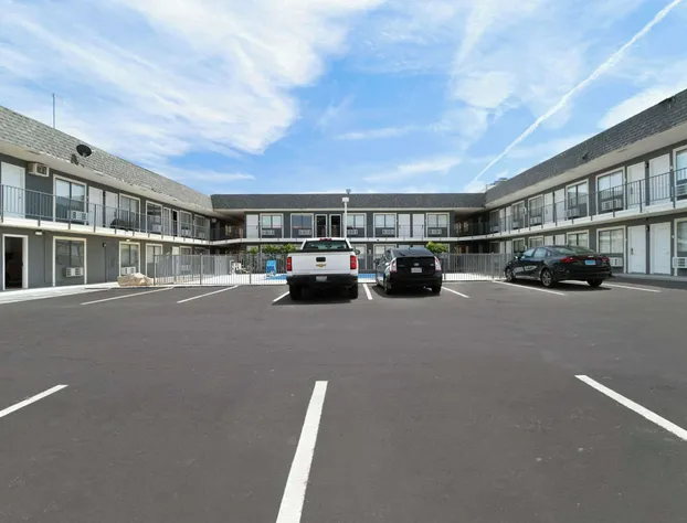 Clarion Pointe Ridgecrest near China Lake Naval Station hotel detail image 2