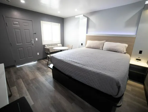 Palms Motel hotel detail image 3