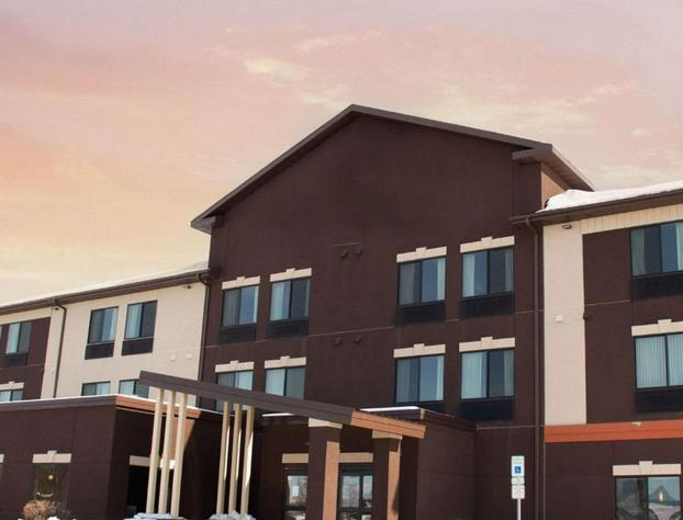 Grand Forks Lodge and Suites hotel detail image 1