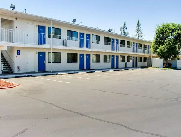 Motel 6 Bakersfield, CA - South hotel detail image 2