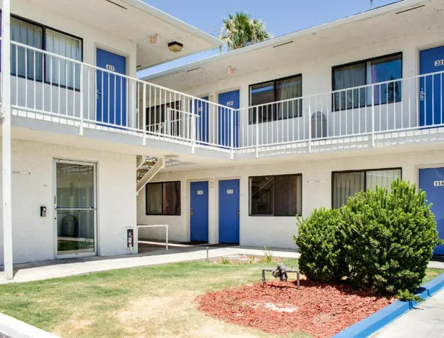 Motel 6 Bakersfield, CA - South hotel detail image 3