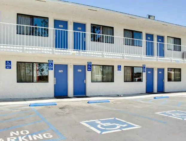 Motel 6 Bakersfield, CA - South hotel detail image 4