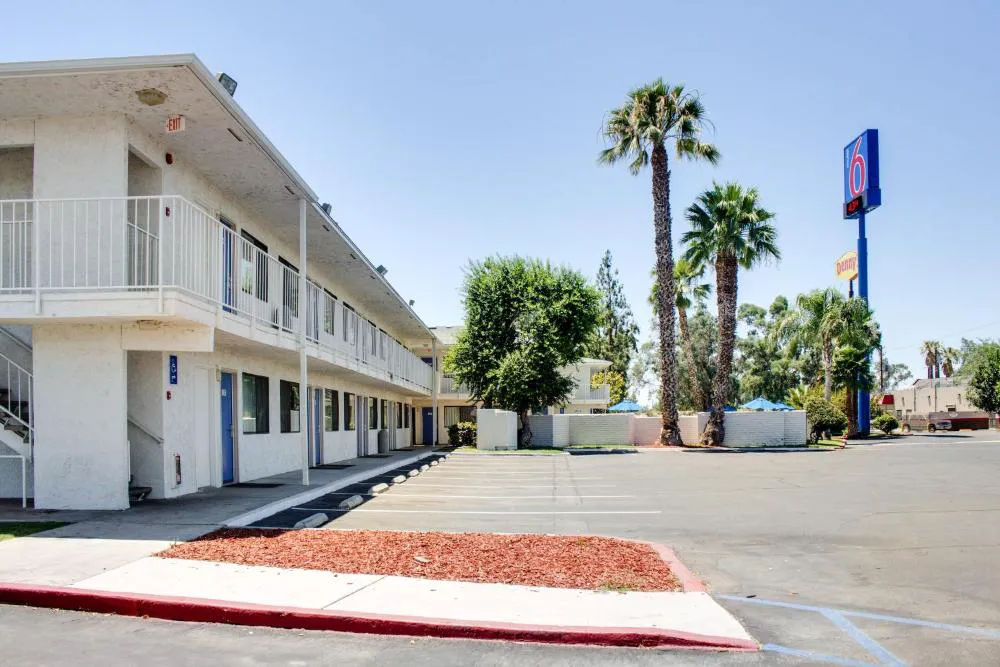 Motel 6 Bakersfield, CA - South hotel hero
