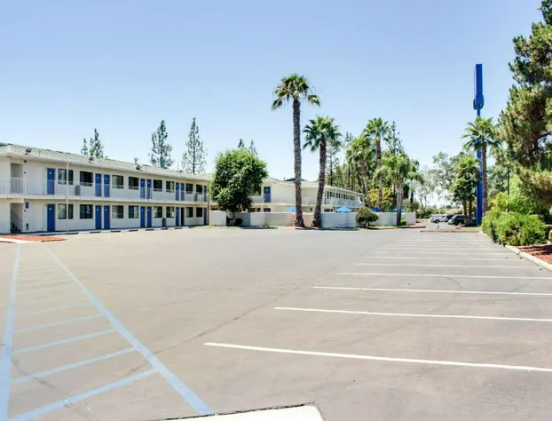 Motel 6 Bakersfield, CA - South hotel detail image 3