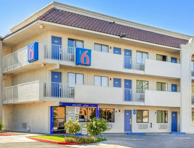 Motel 6 Phoenix, AZ - West hotel detail image 2