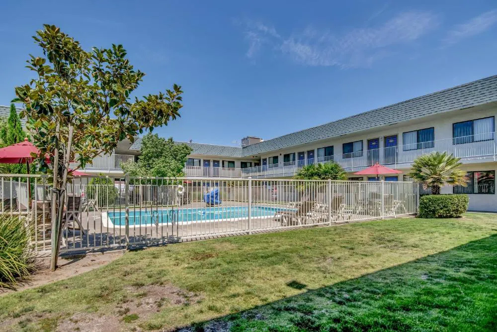 Super 8 by Wyndham Tracy hotel hero