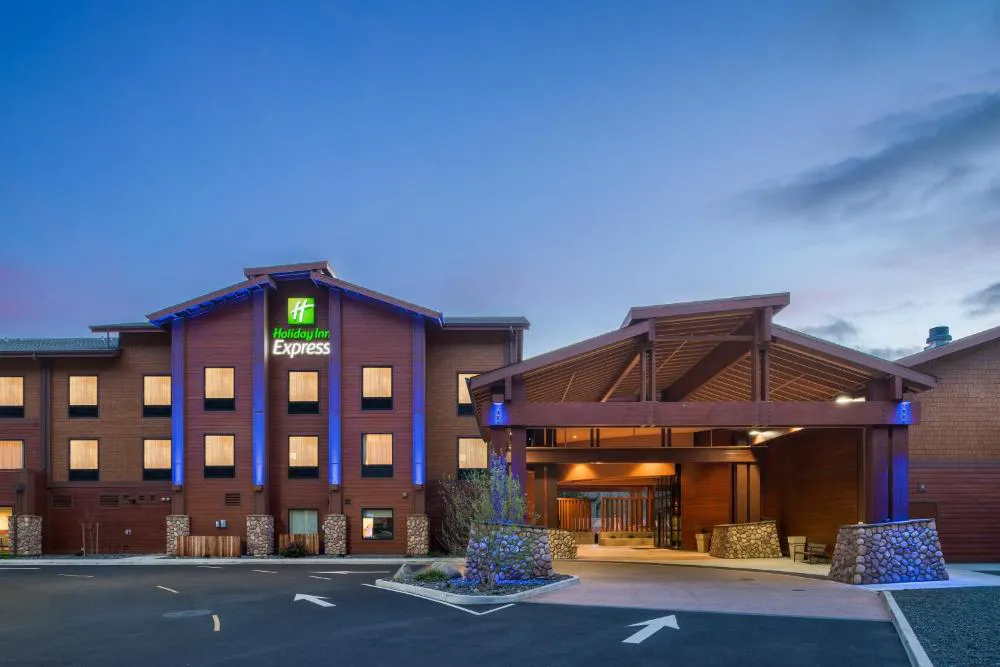 Holiday Inn Express Klamath - Redwood Ntl Pk Area by IHG hotel hero