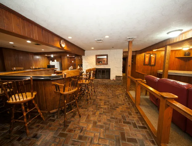 Log Cabin Lodge & Suites hotel detail image 4