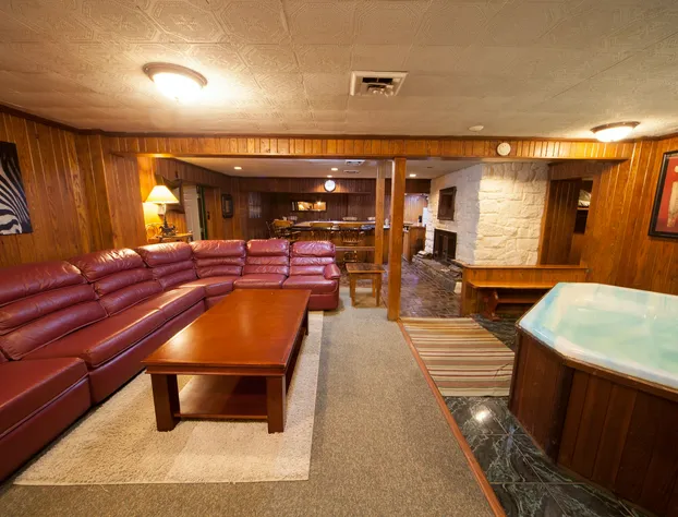 Log Cabin Lodge & Suites hotel detail image 2