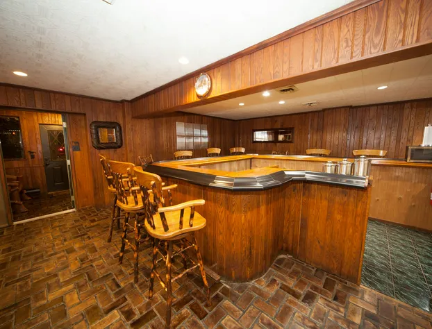 Log Cabin Lodge & Suites hotel detail image 3