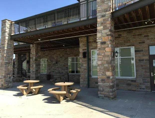 Cobblestone Inn & Suites - Denison Majestic Hills hotel detail image 2