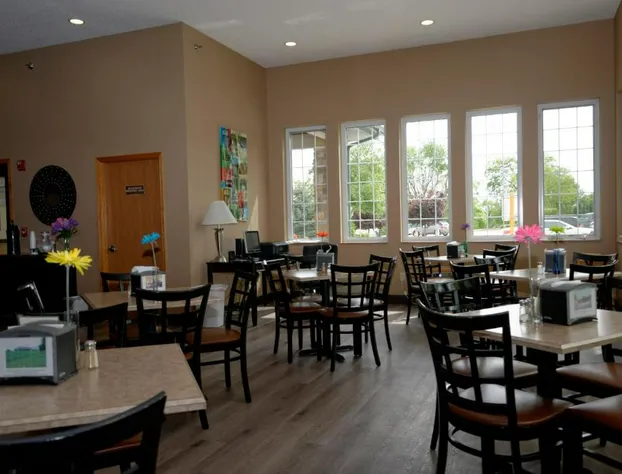 Cobblestone Inn & Suites - Denison Majestic Hills hotel detail image 3