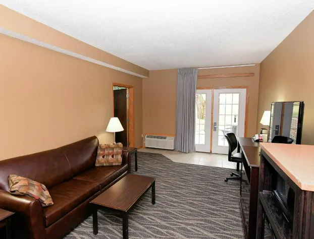 Cobblestone Inn & Suites - Denison Majestic Hills hotel detail image 3