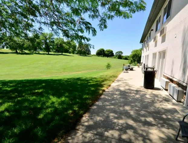 Cobblestone Inn & Suites - Denison Majestic Hills hotel detail image 2
