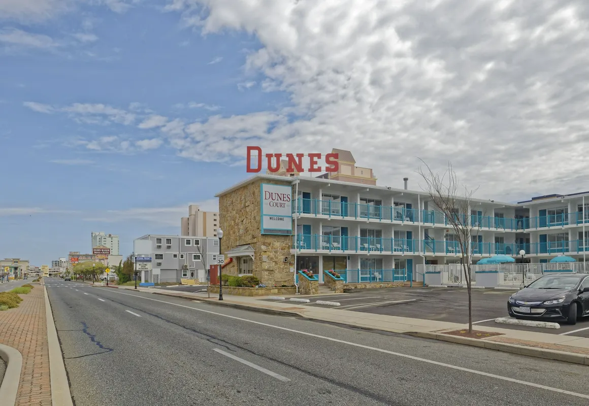 Dunes Court hotel hero