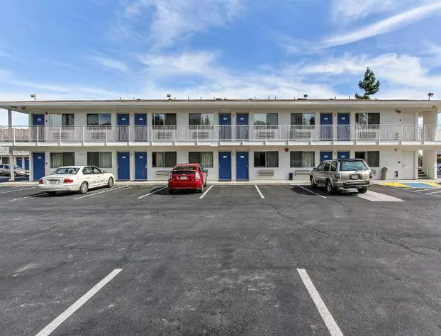 Super 8 by Wyndham Santa Clara hotel detail image 1