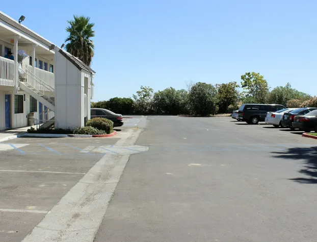 Motel 6 Coalinga, CA - East hotel detail image 3