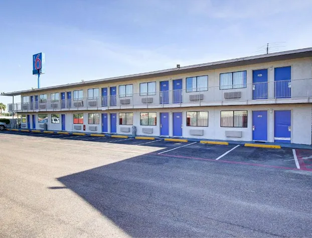 Motel 6 Laredo, TX - South hotel detail image 4