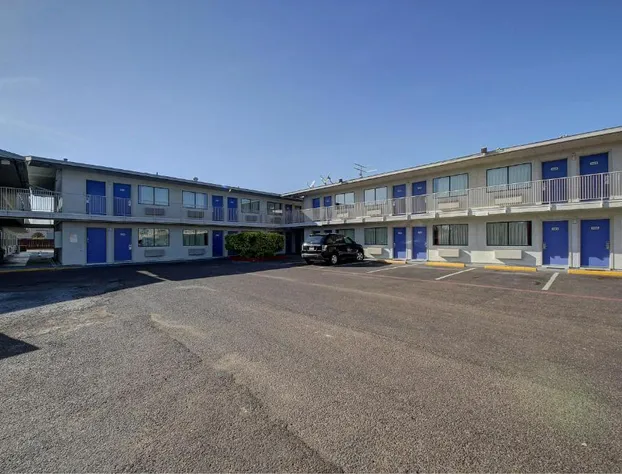 Motel 6 Laredo, TX - South hotel detail image 2