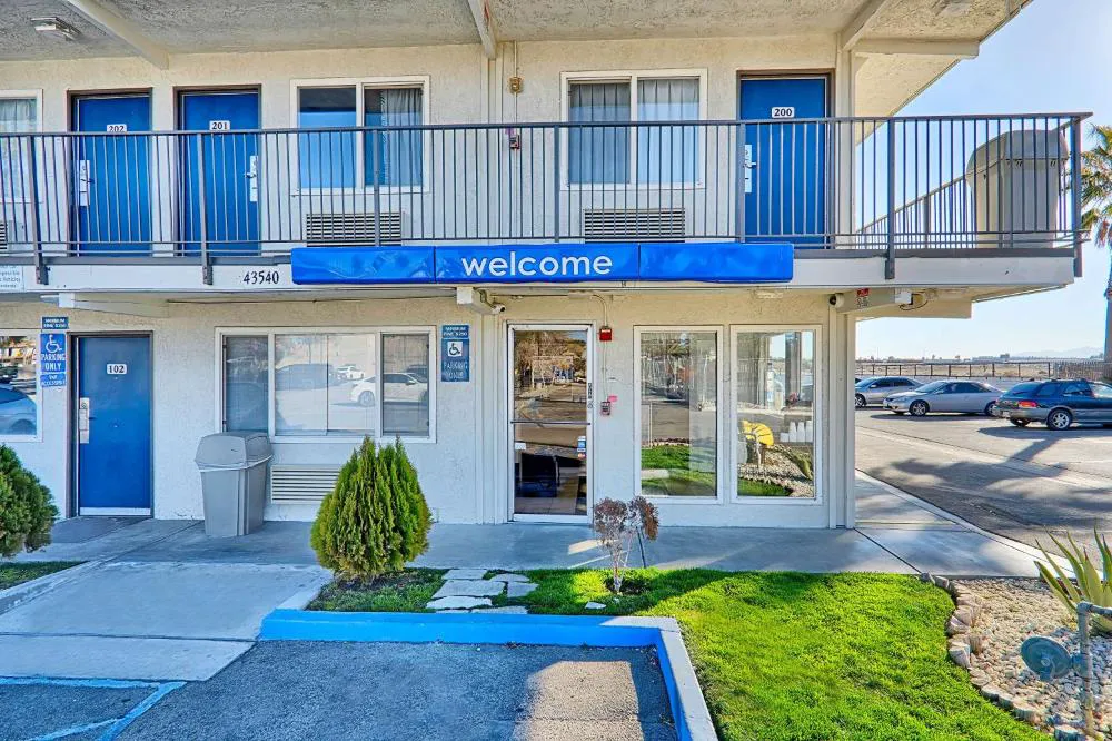 Motel 6 Lancaster, CA hotel hero