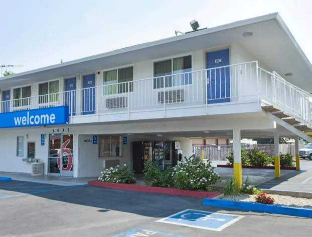 Motel 6 Sacramento, CA - Downtown hotel detail image 1