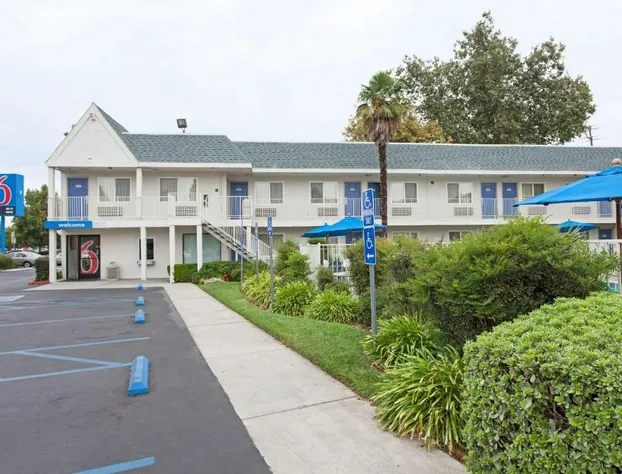 Motel 6 Sacramento, CA - Central hotel detail image 2