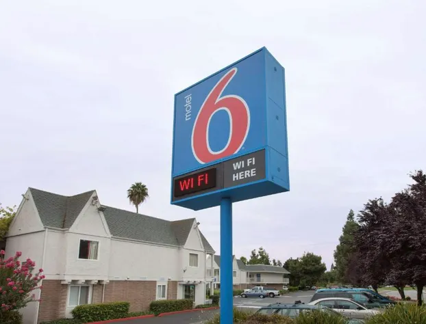 Motel 6 Sacramento, CA - Central hotel detail image 3
