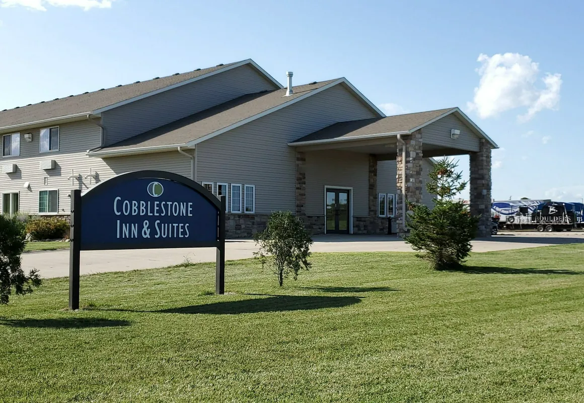 Cobblestone Inn and Suites - Lake View hotel hero