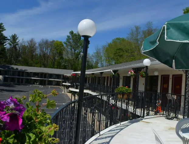 Amber's Inn & Suites hotel detail image 1