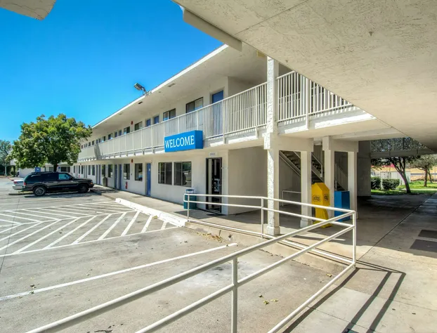 Motel 6 Redding, CA - North hotel detail image 2