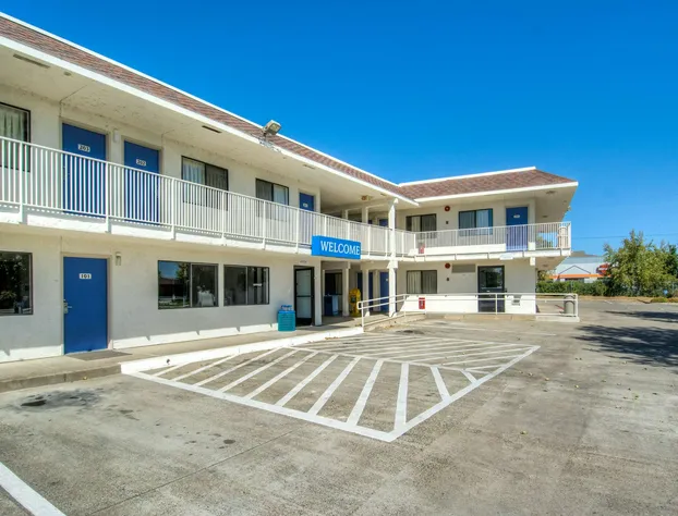 Motel 6 Redding, CA - North hotel detail image 3