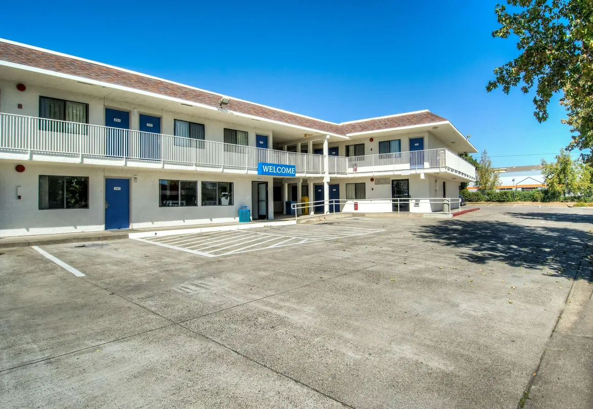 Motel 6 Redding, CA - North hotel hero