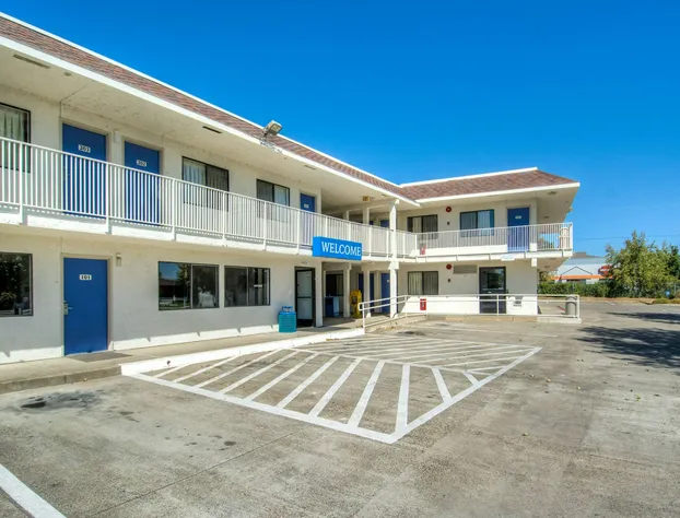 Motel 6 Redding, CA - North hotel detail image 4