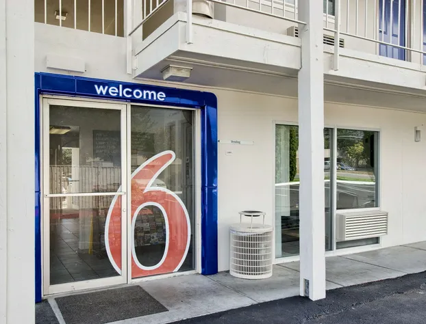 Motel 6 Everett, WA - North hotel detail image 2