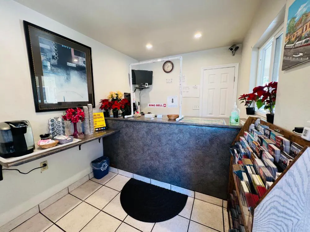 Town and Country Inn hotel hero