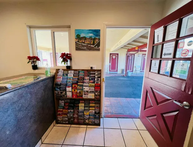 Town and Country Inn hotel detail image 1